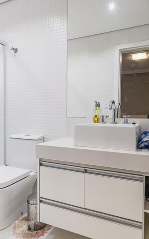 Apartamento para alugar com 75m², 2 quartos e 1 vaga Apartamento para alugar com 75m², 2 quartos e 1 vagaBanheiro da Suíte 1