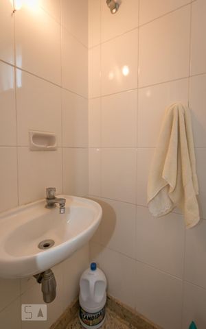 Apartamento à venda com 160m², 4 quartos e 2 vagasBanheiro de Serviço