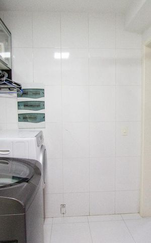 Apartamento à venda com 167m², 3 quartos e 3 vagas Apartamento à venda com 167m², 3 quartos e 3 vagasÁrea de Serviço