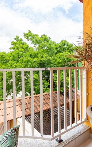Casa à venda com 300m², 4 quartos e 4 vagas Casa à venda com 300m², 4 quartos e 4 vagasVaranda