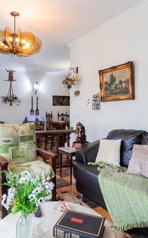 Casa à venda com 199m², 3 quartos e 5 vagas Casa à venda com 199m², 3 quartos e 5 vagasSala de TV