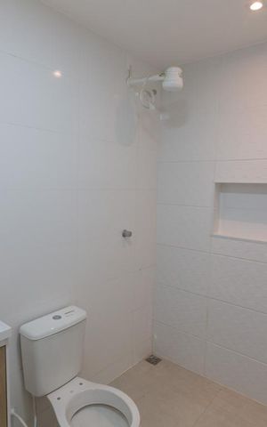 Casa à venda com 200m², 3 quartos e 1 vaga Casa à venda com 200m², 3 quartos e 1 vagaBanheiro 2