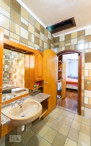 Casa à venda com 264m², 3 quartos e 4 vagas Casa à venda com 264m², 3 quartos e 4 vagasBanheiro da Suíte 3