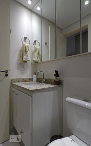 Apartamento à venda com 67m², 2 quartos e 1 vaga Apartamento à venda com 67m², 2 quartos e 1 vagaBanheiro