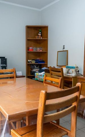 Casa à venda com 712m², 6 quartos e 4 vagas Casa à venda com 712m², 6 quartos e 4 vagasQuarto 2