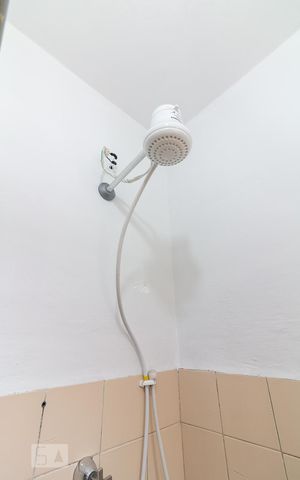 Casa para alugar com 240m², 3 quartos e 2 vagasEdícula - banheiro - chuveiro