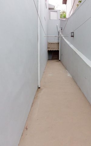 Casa de condomínio à venda com 500m², 4 quartos e 6 vagas Casa de condomínio à venda com 500m², 4 quartos e 6 vagasCorredor externo
