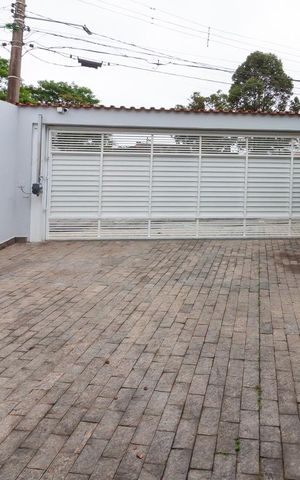 Casa de condomínio à venda com 500m², 4 quartos e 6 vagas Casa de condomínio à venda com 500m², 4 quartos e 6 vagasGaragem