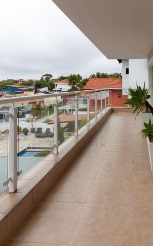 Casa de condomínio à venda com 500m², 4 quartos e 6 vagas Casa de condomínio à venda com 500m², 4 quartos e 6 vagasVaranda