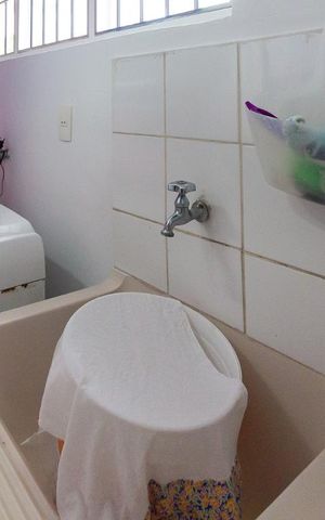 Casa de condomínio à venda com 500m², 4 quartos e 6 vagas Casa de condomínio à venda com 500m², 4 quartos e 6 vagasÁrea de serviço