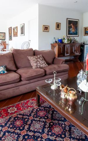 Casa de condomínio à venda com 500m², 4 quartos e 6 vagas Casa de condomínio à venda com 500m², 4 quartos e 6 vagasSala