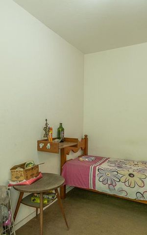 Casa à venda com 450m², 3 quartos e 6 vagasSuíte Serviço
