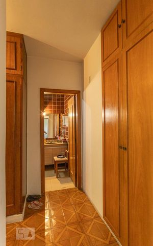 Casa à venda com 450m², 3 quartos e 6 vagasCloset Suíte 1