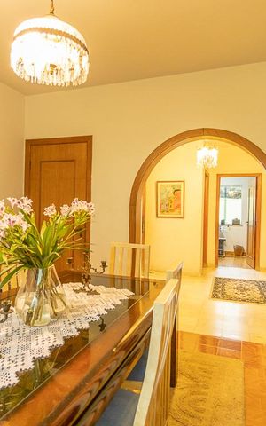 Casa à venda com 450m², 3 quartos e 6 vagasSala Jantar