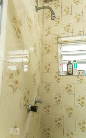 Casa à venda com 450m², 3 quartos e 6 vagasBanheiro Suíte 2
