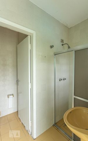 Casa à venda com 450m², 3 quartos e 6 vagasBanheiro Piscina