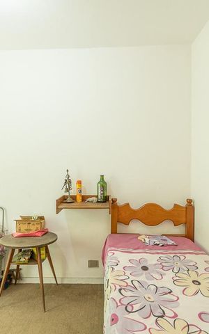 Casa à venda com 450m², 3 quartos e 6 vagasSuíte Serviço