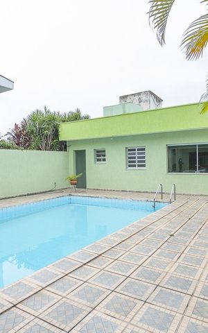 Casa à venda com 450m², 3 quartos e 6 vagasPiscina