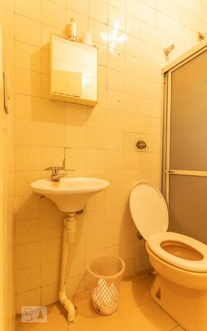 Casa à venda com 450m², 3 quartos e 6 vagasBanheiro Suíte Serviço