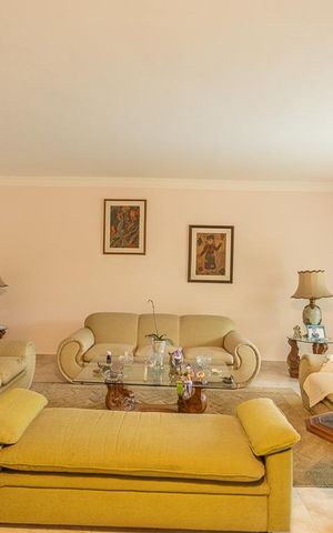 Casa à venda com 450m², 3 quartos e 6 vagasSala