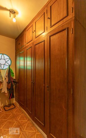 Casa à venda com 450m², 3 quartos e 6 vagasCloset Suíte 1