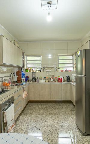 Casa à venda com 450m², 3 quartos e 6 vagasCozinha