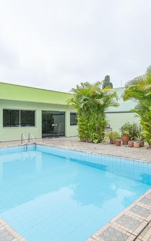 Casa à venda com 450m², 3 quartos e 6 vagasPiscina