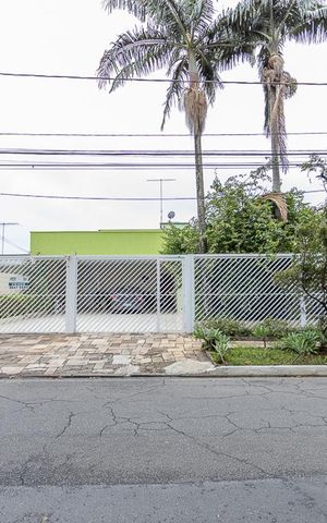 Casa à venda com 450m², 3 quartos e 6 vagasFachada