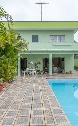 Casa à venda com 450m², 3 quartos e 6 vagasPiscina