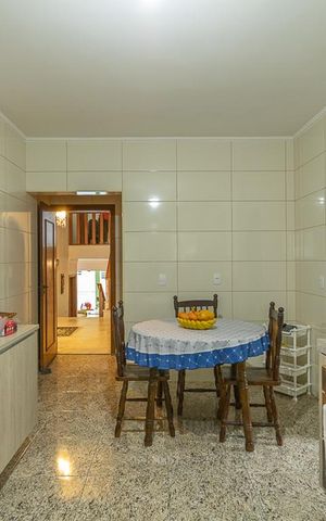 Casa à venda com 450m², 3 quartos e 6 vagasCozinha