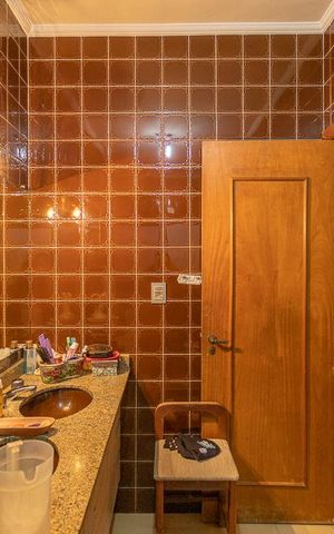 Casa à venda com 450m², 3 quartos e 6 vagasBanheiro Suíte 1
