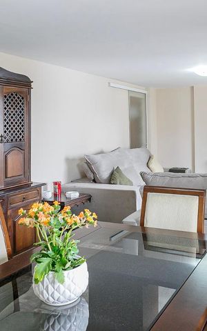 Apartamento à venda com 107m², 3 quartos e 1 vaga Apartamento à venda com 107m², 3 quartos e 1 vagaSala