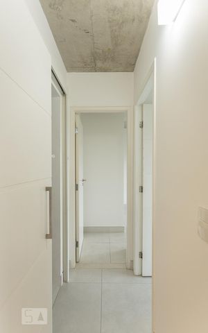 Apartamento à venda com 70m², 2 quartos e 1 vagaCorredor