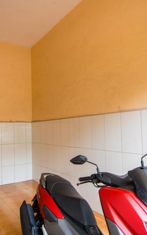 Casa à venda com 431m², 2 quartos e 1 vaga Casa à venda com 431m², 2 quartos e 1 vagaGaragem