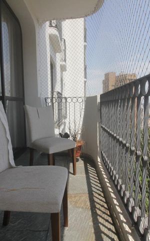 Apartamento à venda com 180m², 3 quartos e 3 vagasVaranda