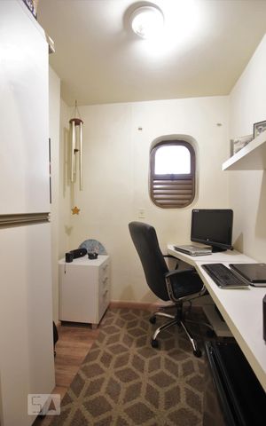 Apartamento à venda com 180m², 3 quartos e 3 vagasEscritório