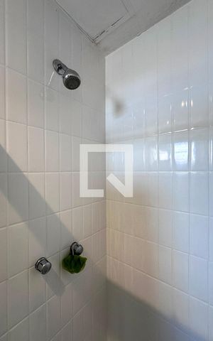 Apartamento à venda com 96m², 2 quartos e 2 vagasDetalhe Banheiro Suíte