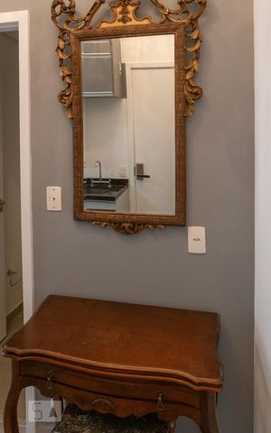 Studio para alugar com 32m², 1 quarto e sem vaga Studio para alugar com 32m², 1 quarto e sem vagaCozinha e Entrada