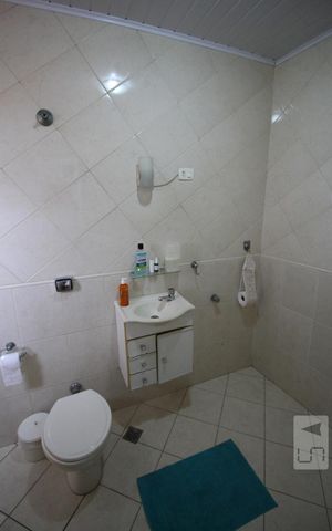 Casa à venda com 223m², 3 quartos e 3 vagasBanheiro da Suíte 