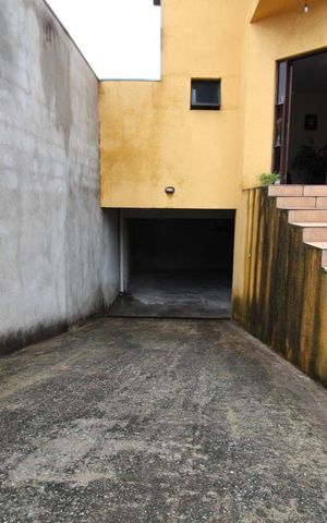 Casa à venda com 223m², 3 quartos e 3 vagasGaragem