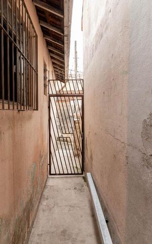 Casa à venda com 146m², 4 quartos e sem vagaCorredor Lateral