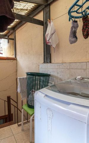 Casa à venda com 146m², 4 quartos e sem vagaÁrea de Serviço