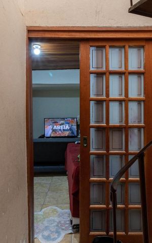 Casa à venda com 146m², 4 quartos e sem vagaQuintal