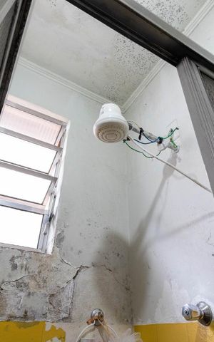 Casa à venda com 146m², 4 quartos e sem vagaBanheiro 1 - Chuveiro Elétrico