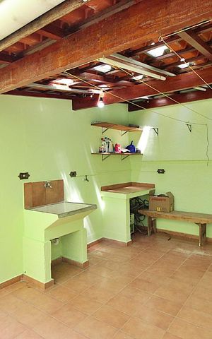 Casa para alugar com 110m², 2 quartos e 2 vagasLavanderia