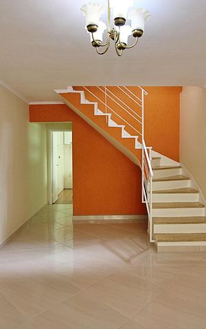 Casa para alugar com 110m², 2 quartos e 2 vagasSala 