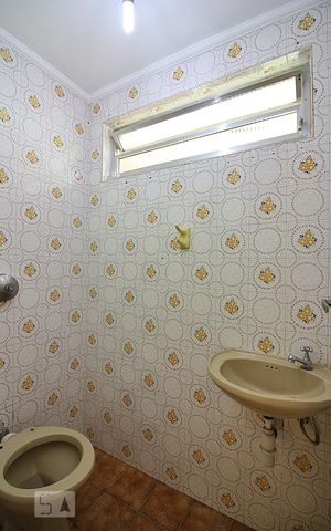 Casa para alugar com 110m², 2 quartos e 2 vagasLavabo