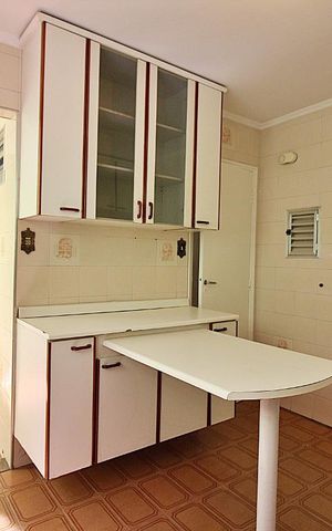 Casa para alugar com 110m², 2 quartos e 2 vagasCozinha
