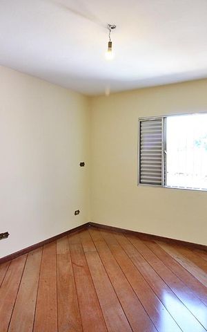 Casa para alugar com 110m², 2 quartos e 2 vagasQuarto 1