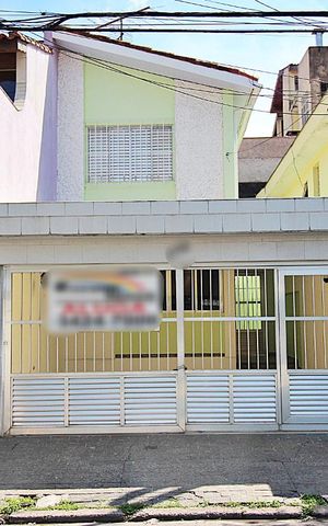 Casa para alugar com 110m², 2 quartos e 2 vagasFachada